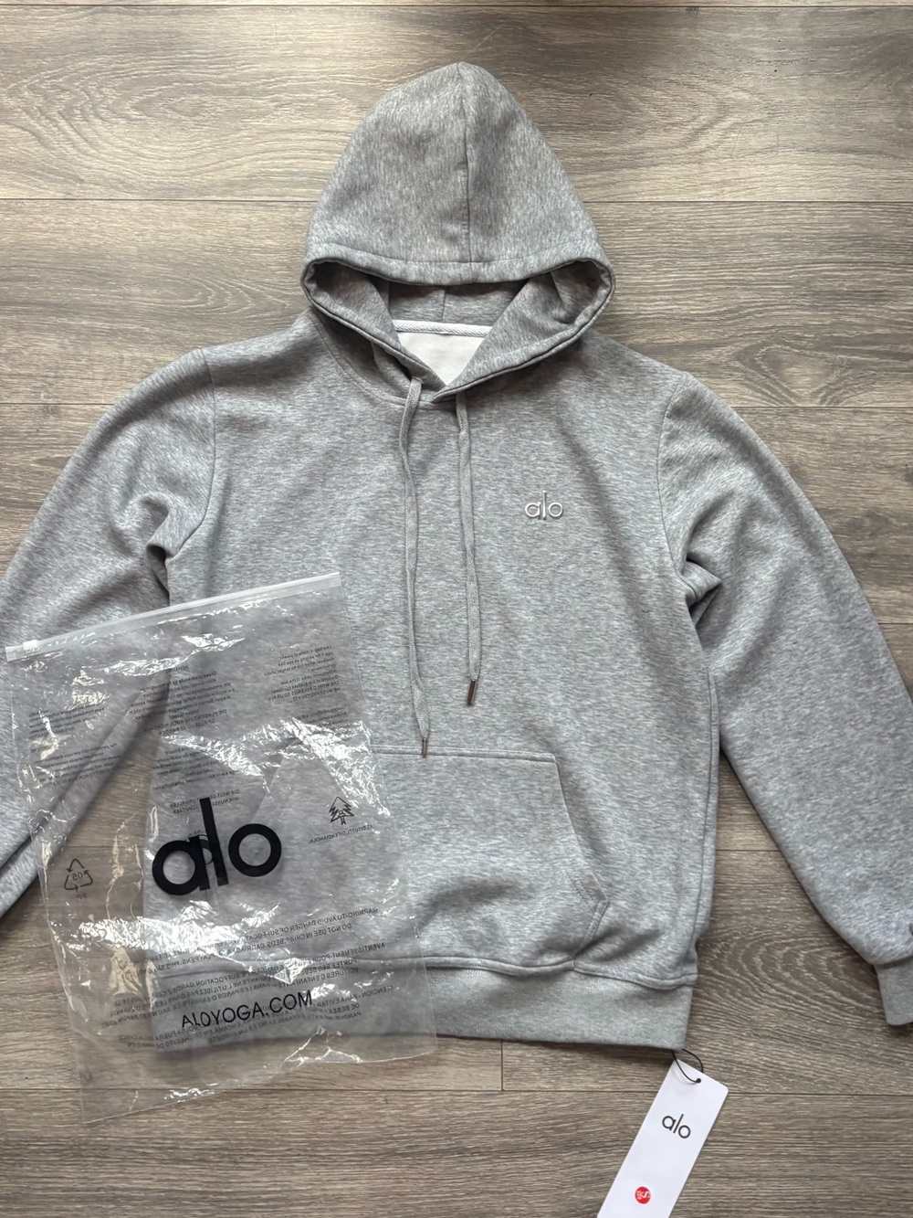 ALO Yoga Men’s Light Gray Hoodie size small
